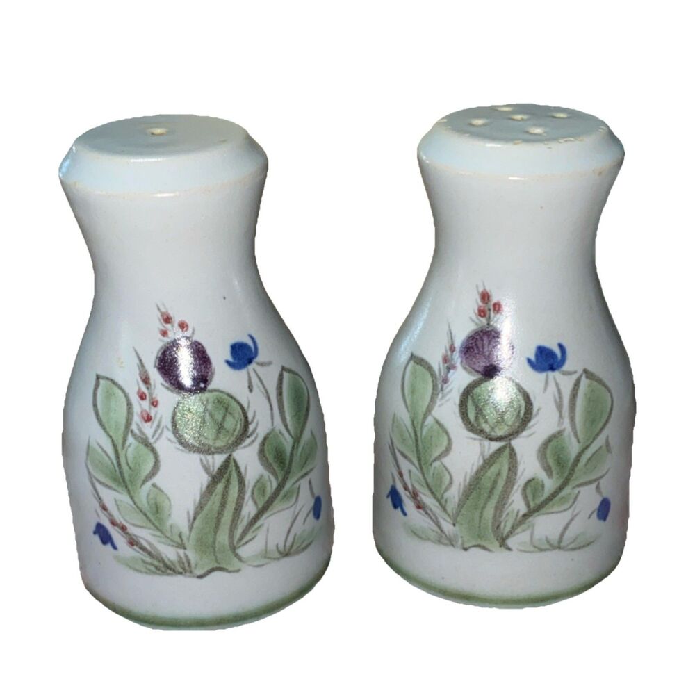 Buchan Thistle Floral Ceramic Salt & Pepper Shakers Scotland Art Pottery READ